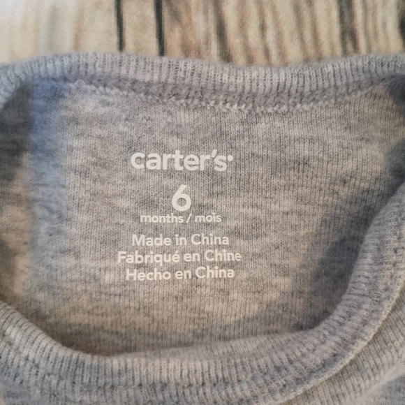 ๐
Christmas Long Sleeve Onesie; 6 Months - Picture 3 of 6